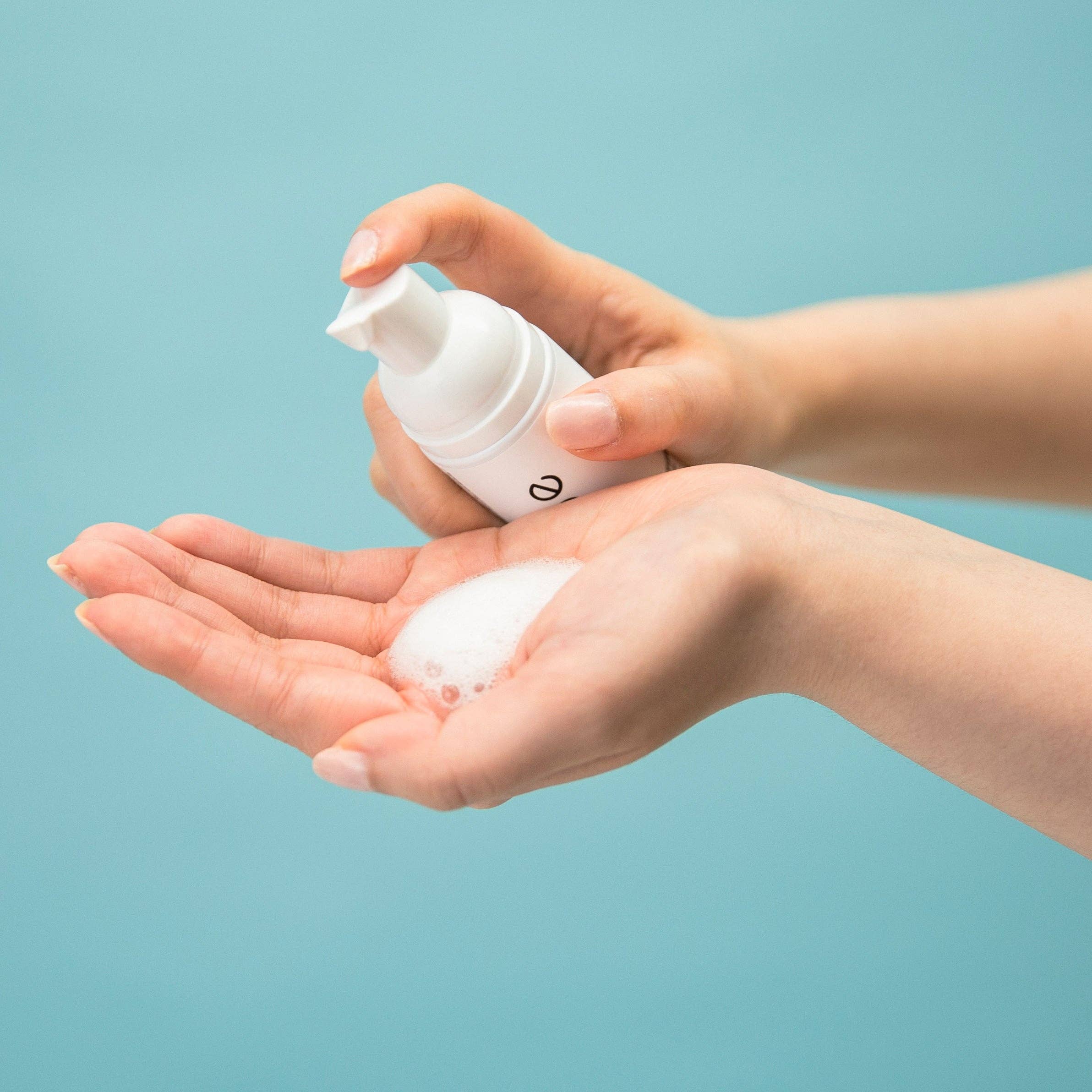 VELNUE Foaming Hand Sanitizer Eucalyptus Spice