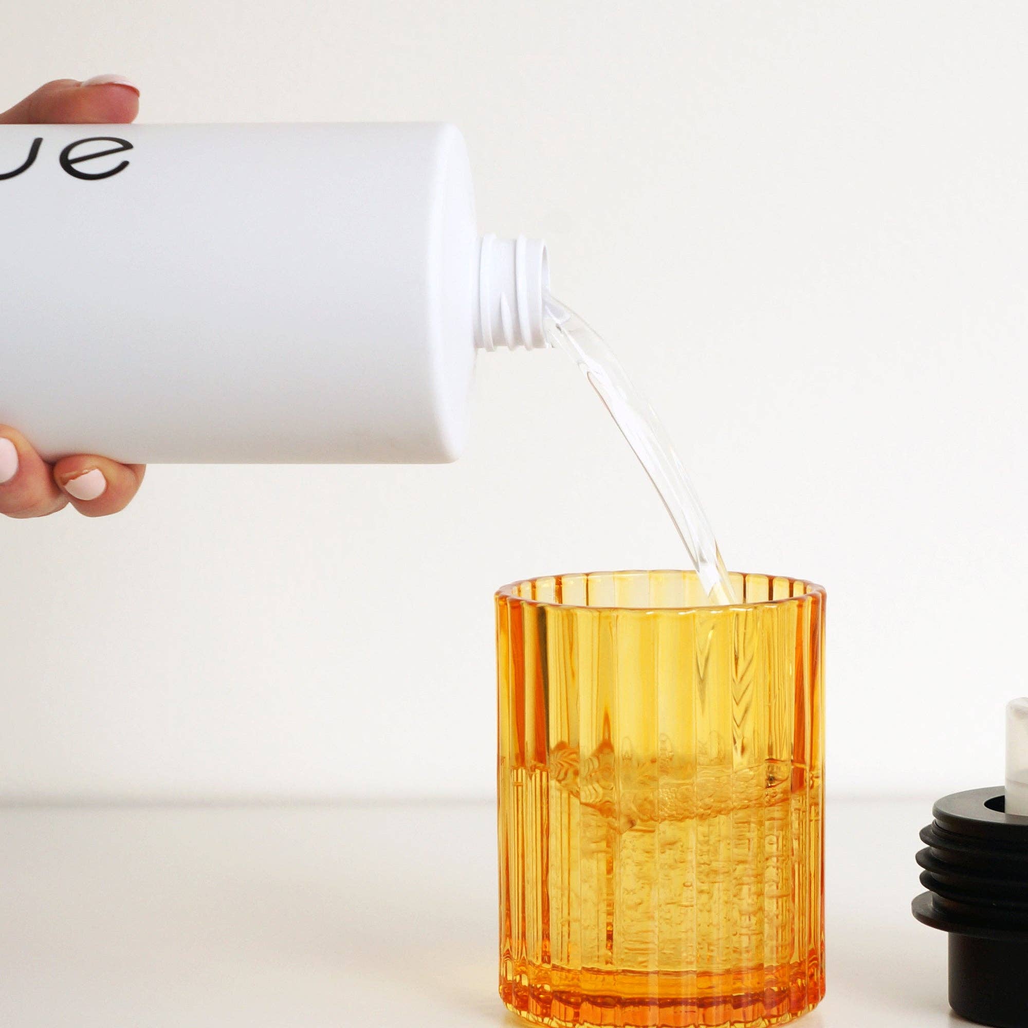 VELNUE Amber Glass Foaming Hand Soap Dispenser