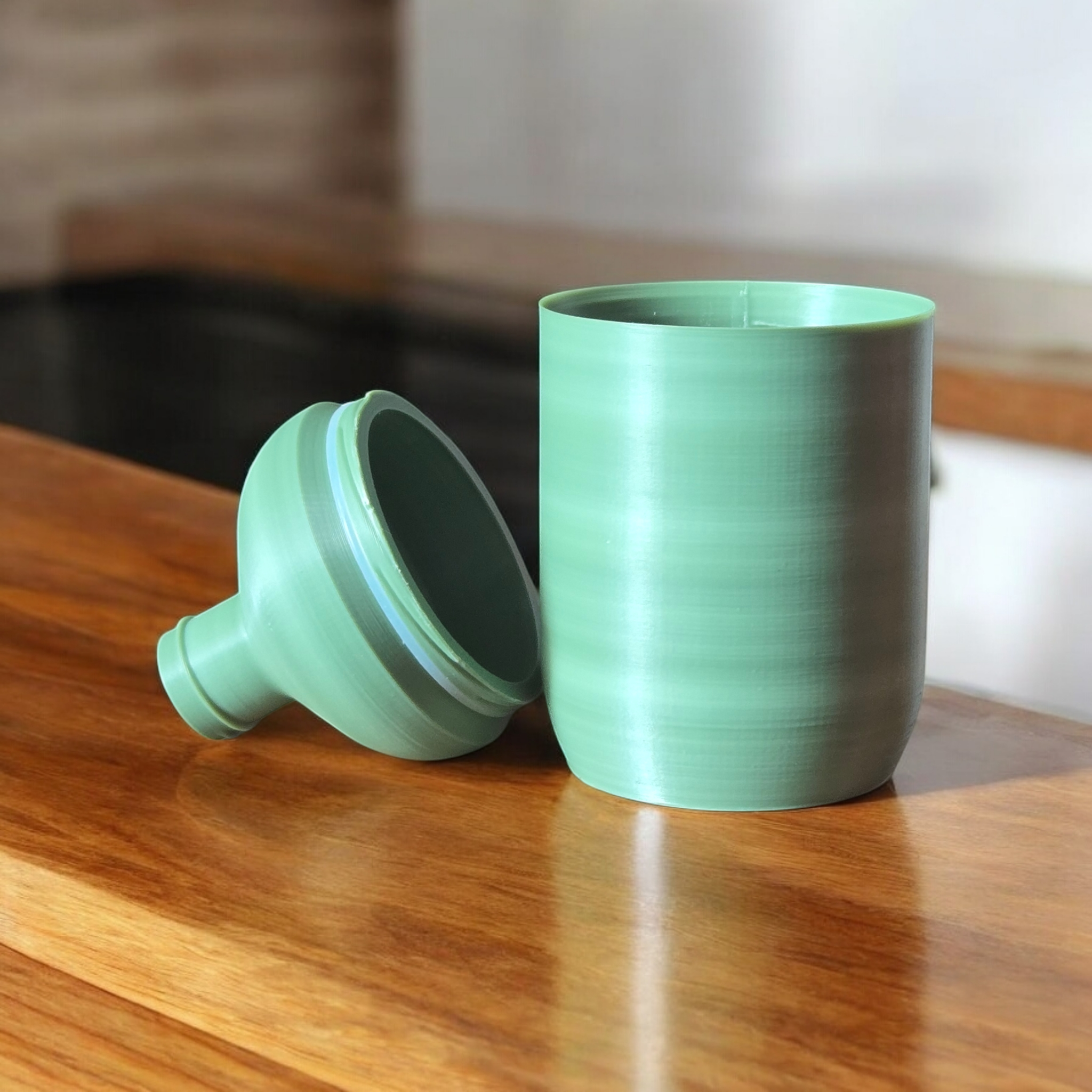 The Rogerie Easy-Wash Bottle 500mL - Redwood