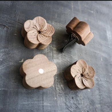 Wooden Essential Oil Car Diffuser - Flower