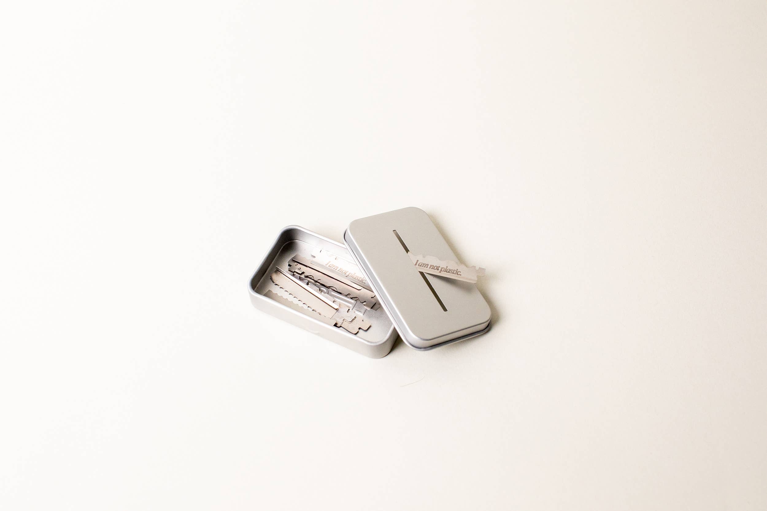 Leaf Razor Blade Recycling Tin