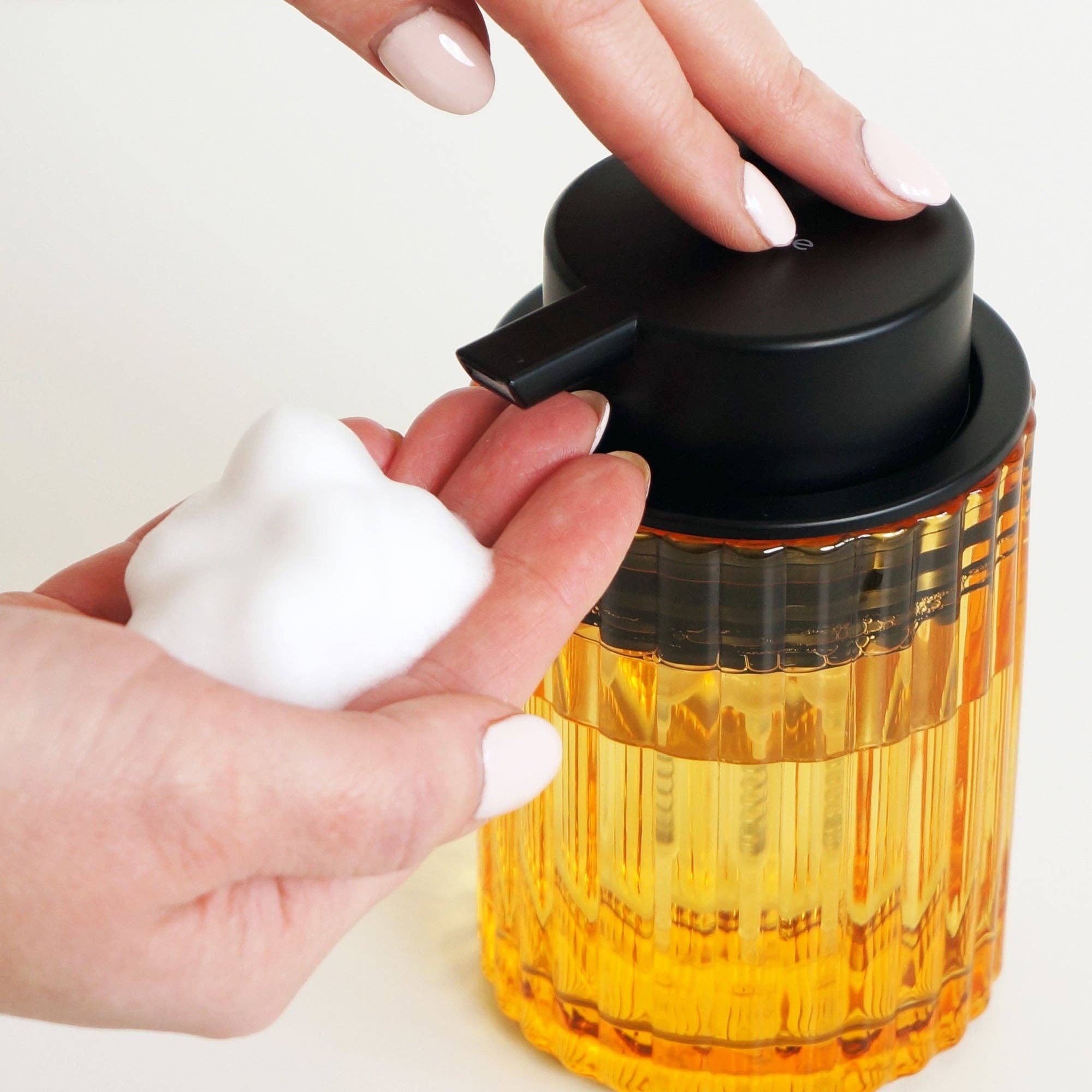 VELNUE Amber Glass Foaming Hand Soap Dispenser