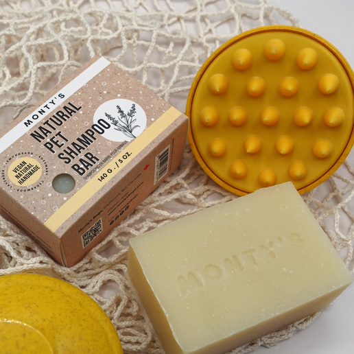 Monty's Wheat Straw + Silicone Pet Grooming Brush